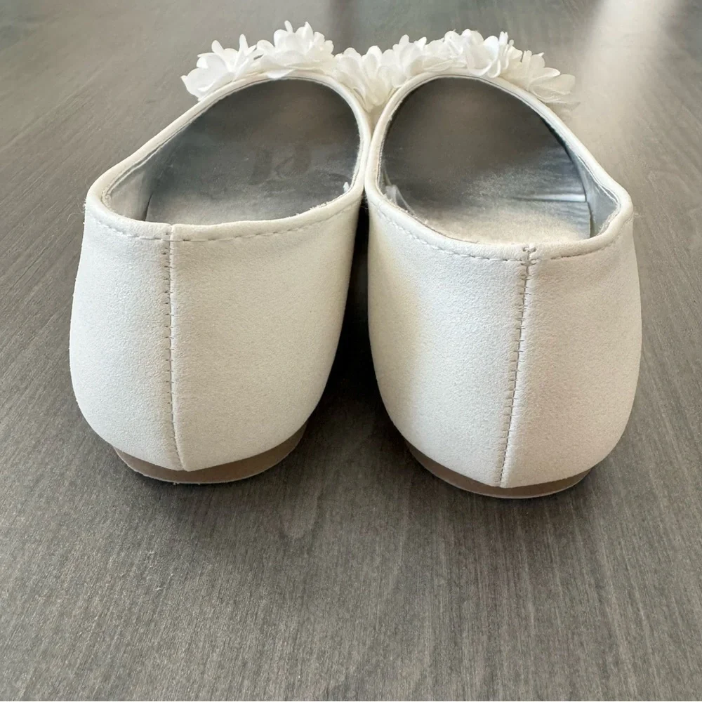 Kenneth Cole girls white Floral formal Flat shoes size 1 NWOT